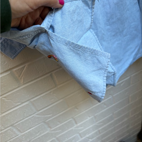 Warner Brothers Studio chambray preowned women’s Tweety Bird shirt size xs - Picture 7 of 7